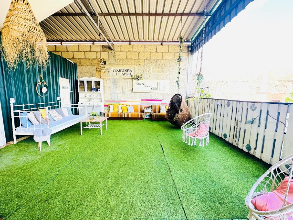 Lykke Suite Spa Sauna Piscina Y Jardin Buzanada Exterior foto